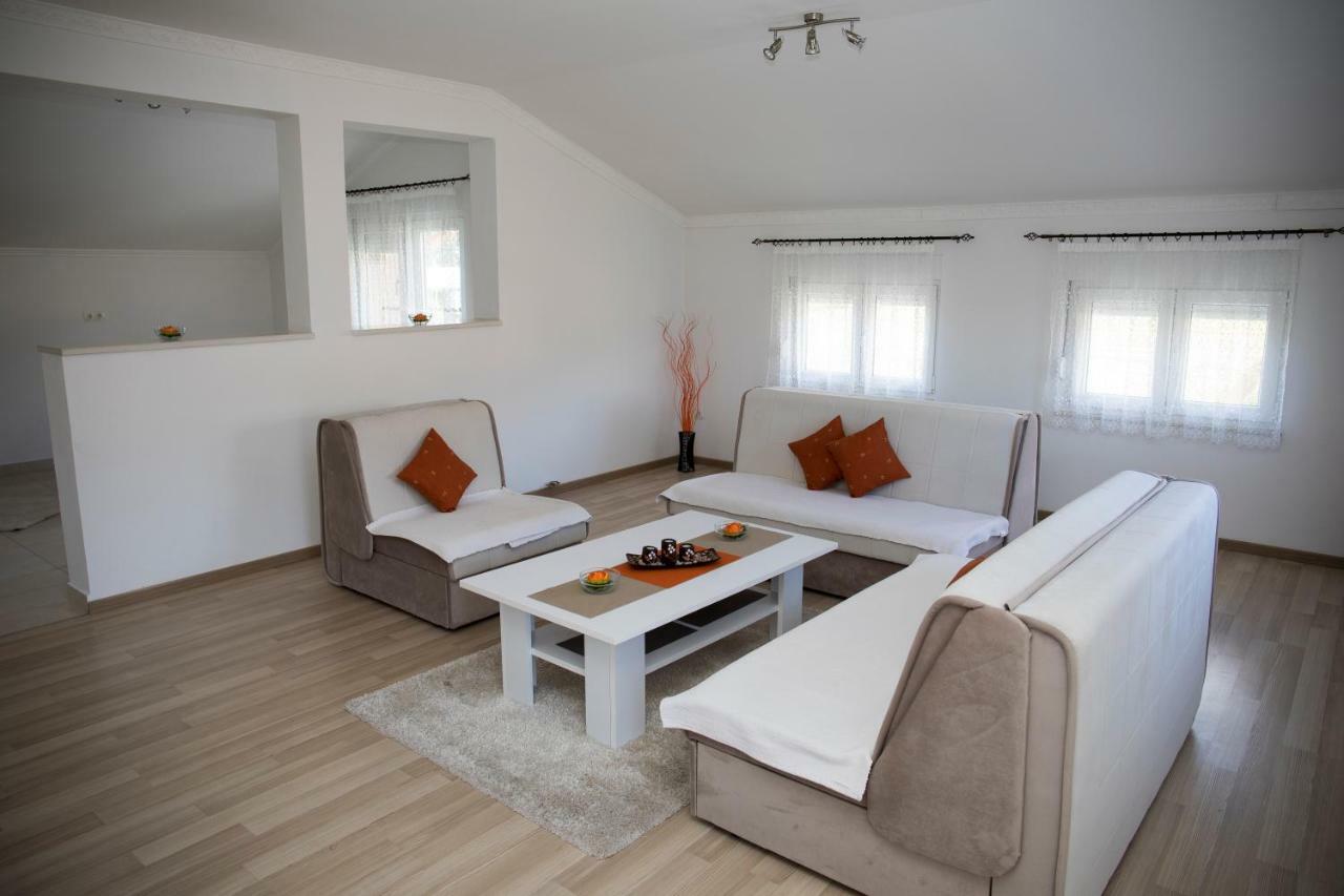 Relax Guest House Благай Экстерьер фото